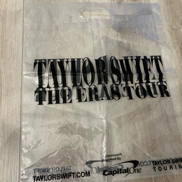 ❗️SOLD ❗️Taylor Swift Eras Tour - Concert Bag and Wristband - Picture 3 of 4